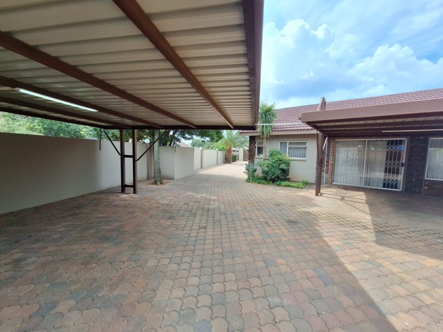 3 Bedroom Property for Sale in La Hoff North West